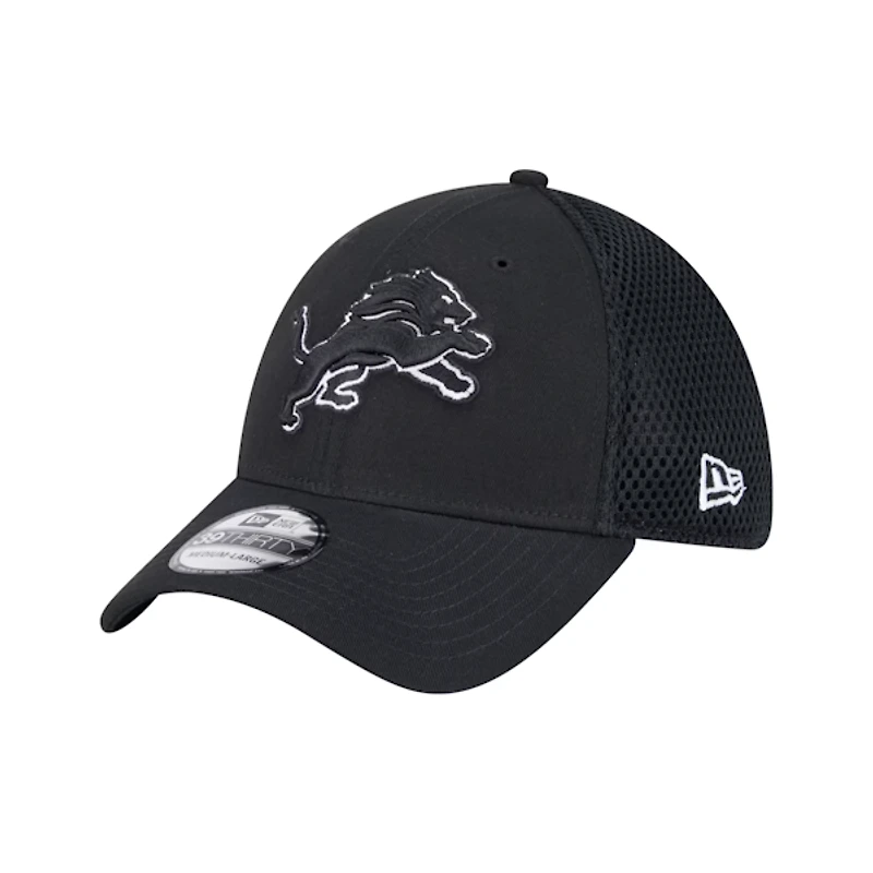 Detroit Lions Black on with White Outline Evergreen Neo 39Thirty
