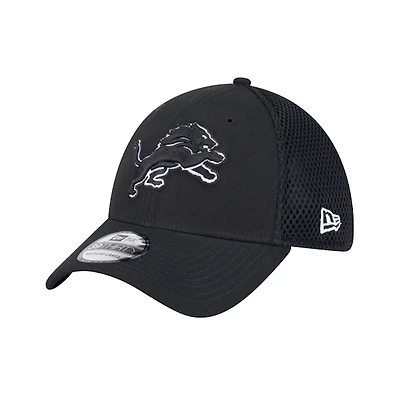 Detroit Lions Black on with White Outline Evergreen Neo 39Thirty