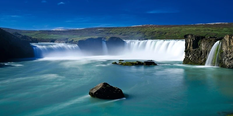Elian Navdeep - Waterfall, Iceland
