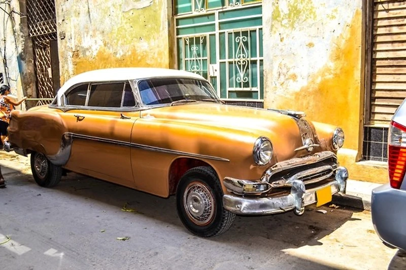 American and Soviet Cars 1950 - 1960 From Havana