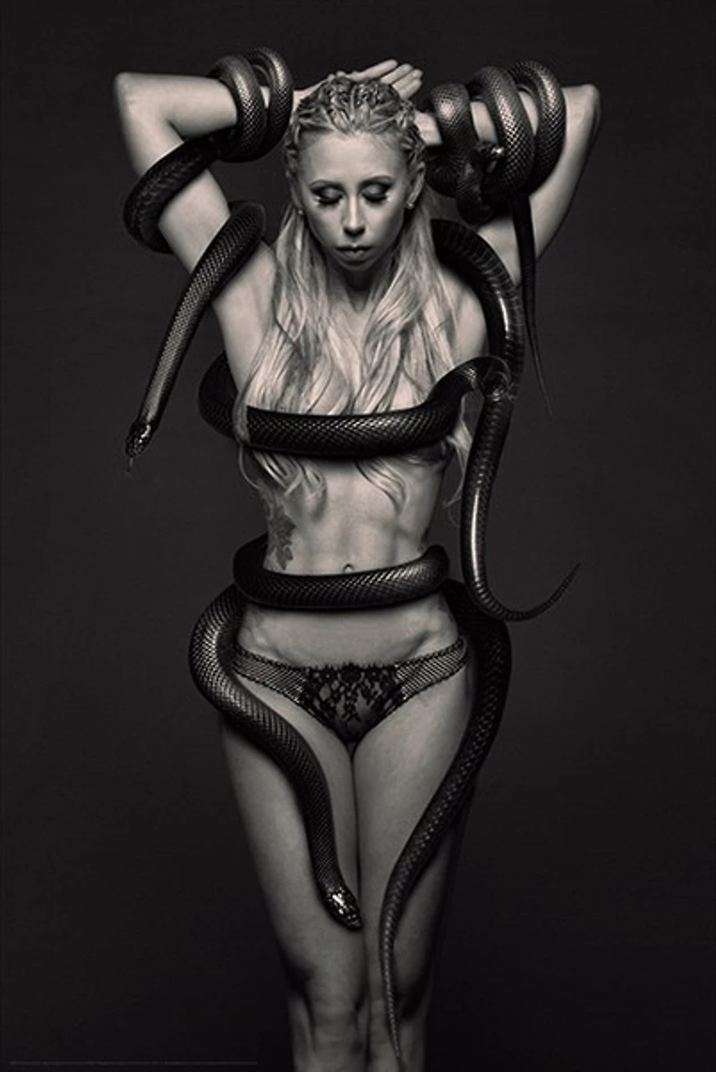 Daveed Benito - Medusa