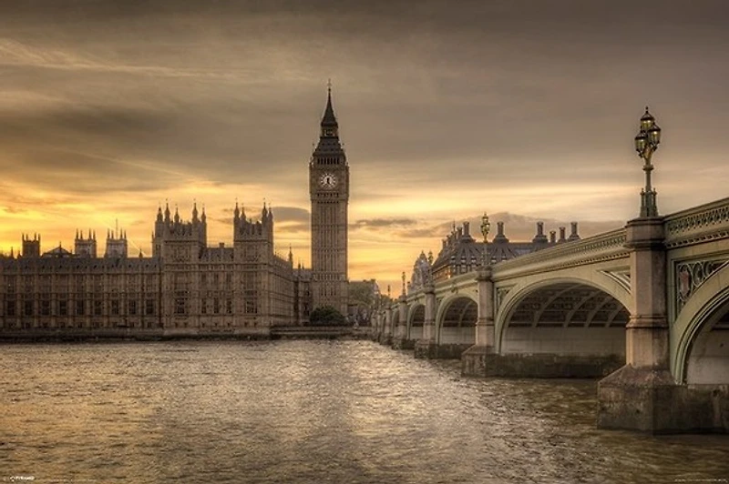 London - Autumn Skies