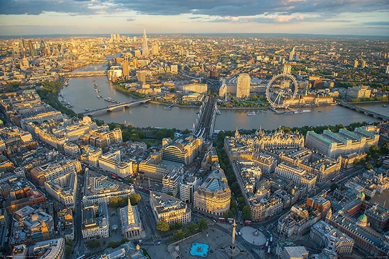 Jason Hawkes - London