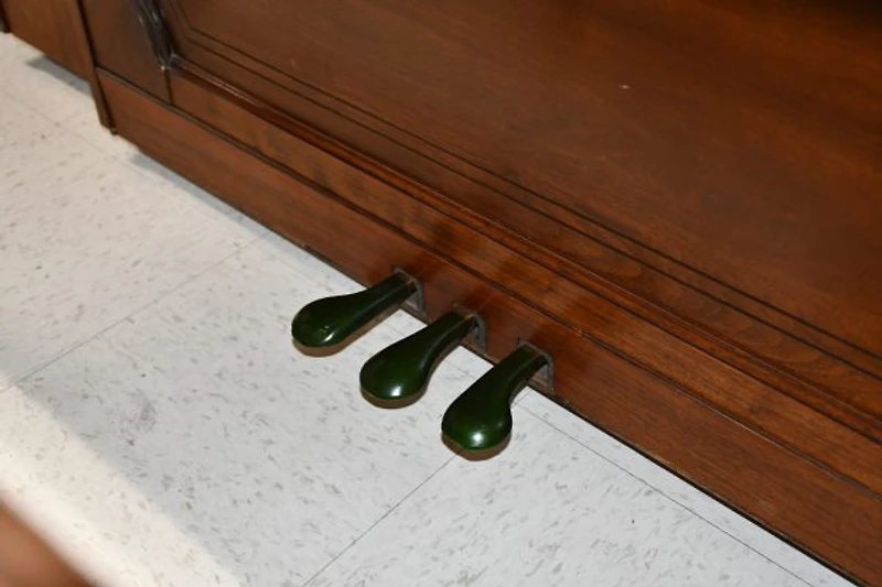 Schafer & Sons Console