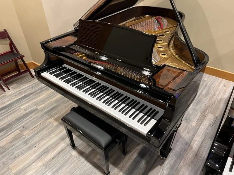 Steinway & Sons Model B