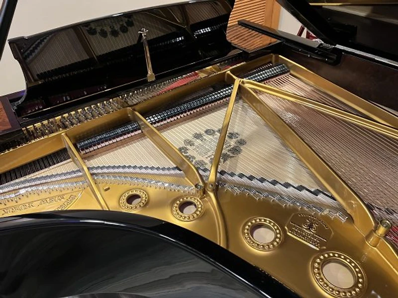 Steinway & Sons Model B