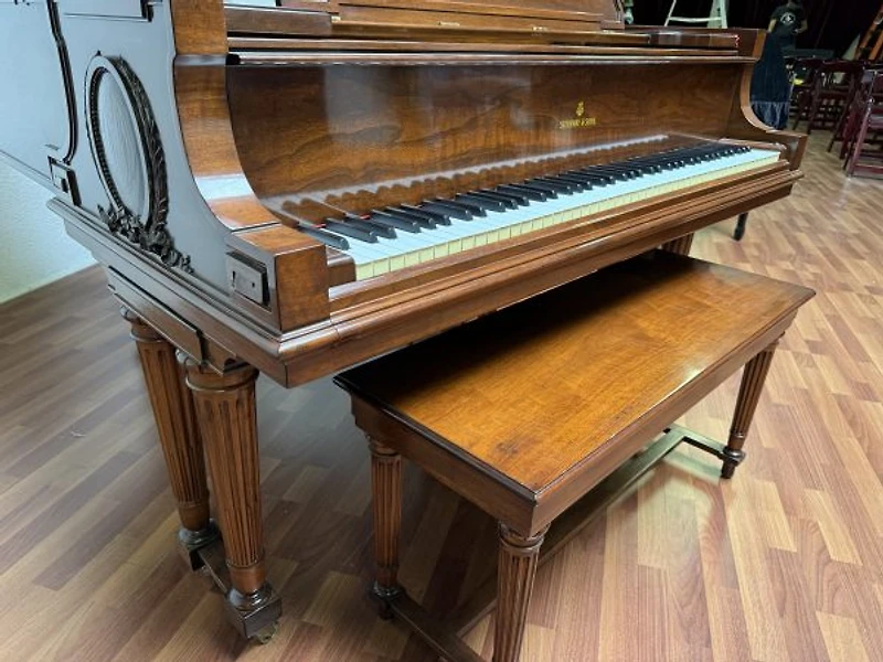 Steinway & Sons Model M (Louis XVI)