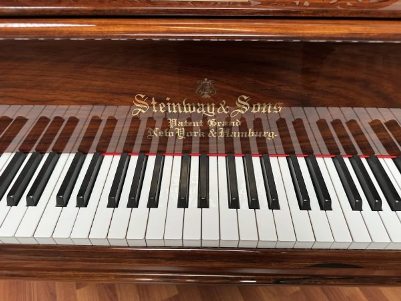 Steinway & Sons Model B