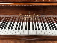 Steinway & Sons Model B