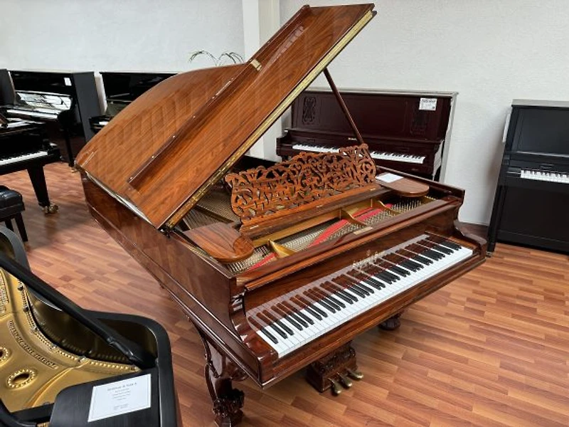 Steinway & Sons Model B