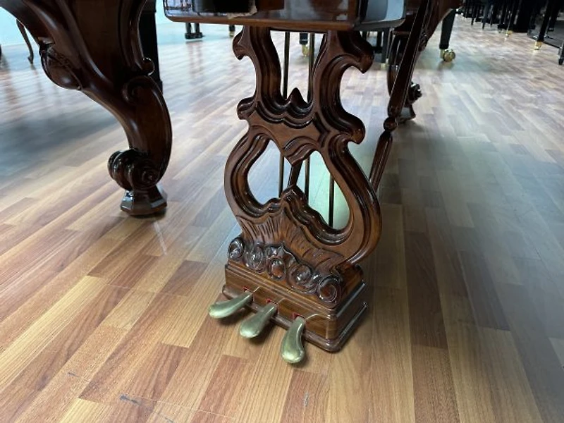 Steinway & Sons Model B