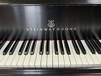 Steinway & Sons Model M