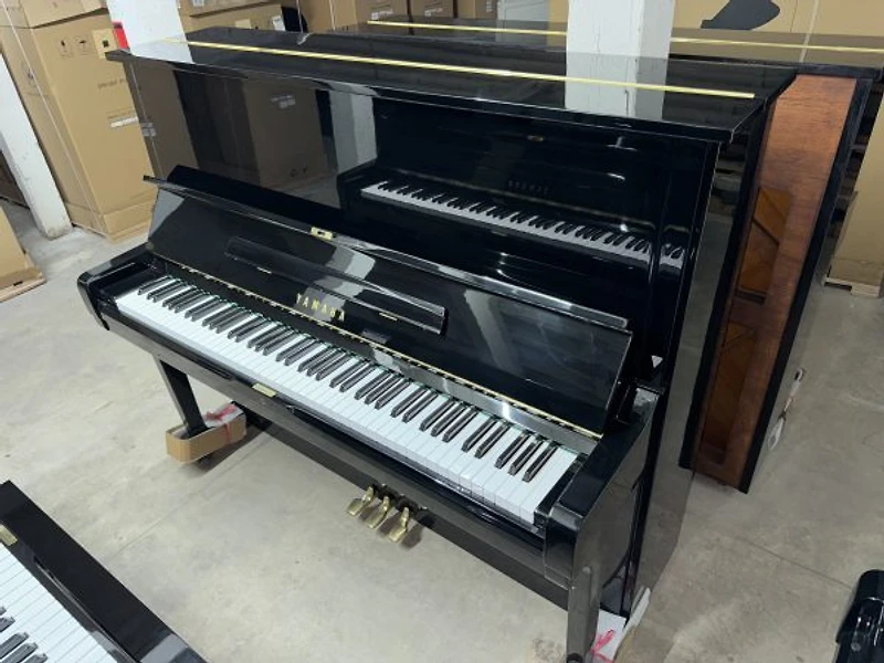 Yamaha U2
