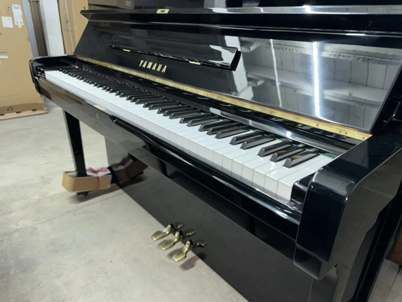 Yamaha U2