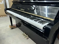 Yamaha U2