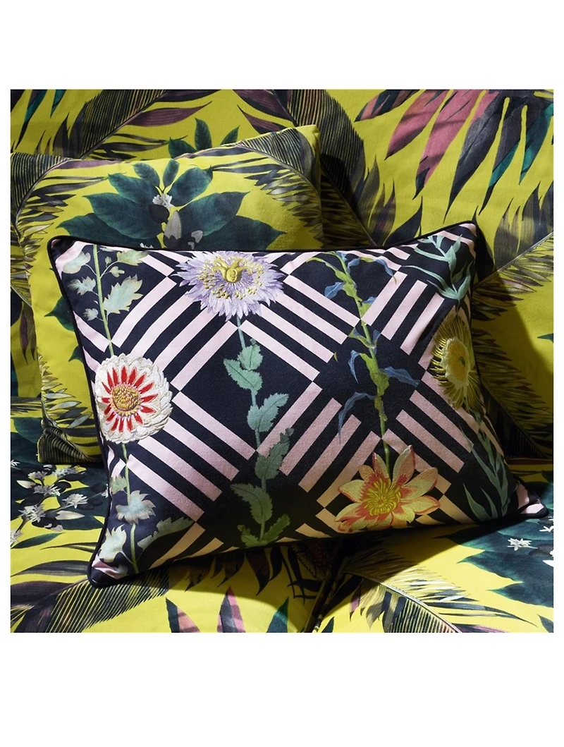 Flower's Game Cushion