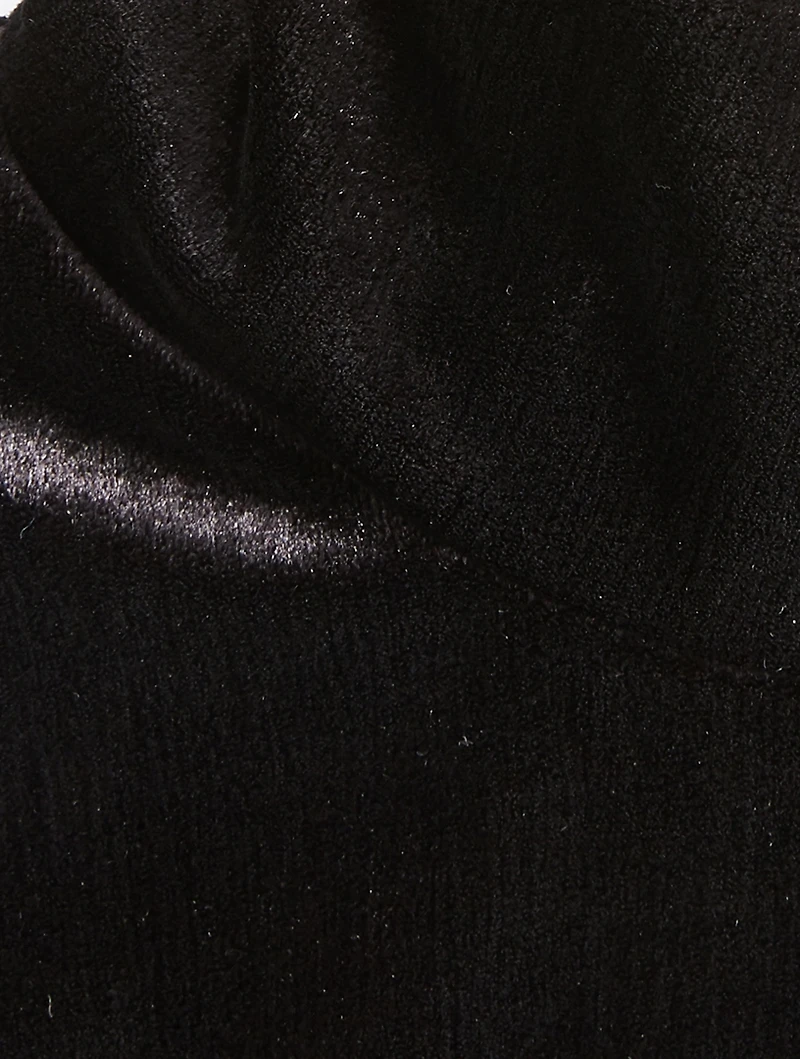 Turtleneck Sweater With Velvet Gloves