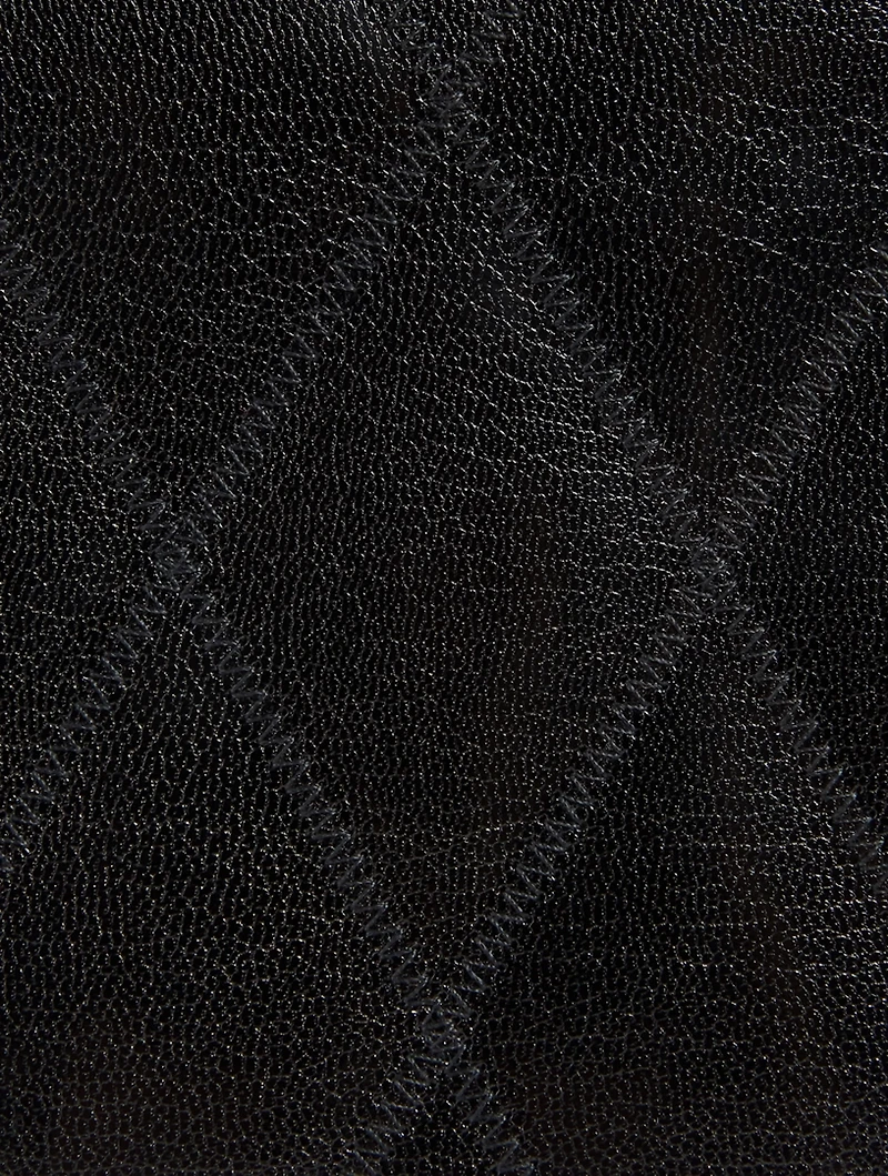 GV3 Leather Chain Wallet Bag