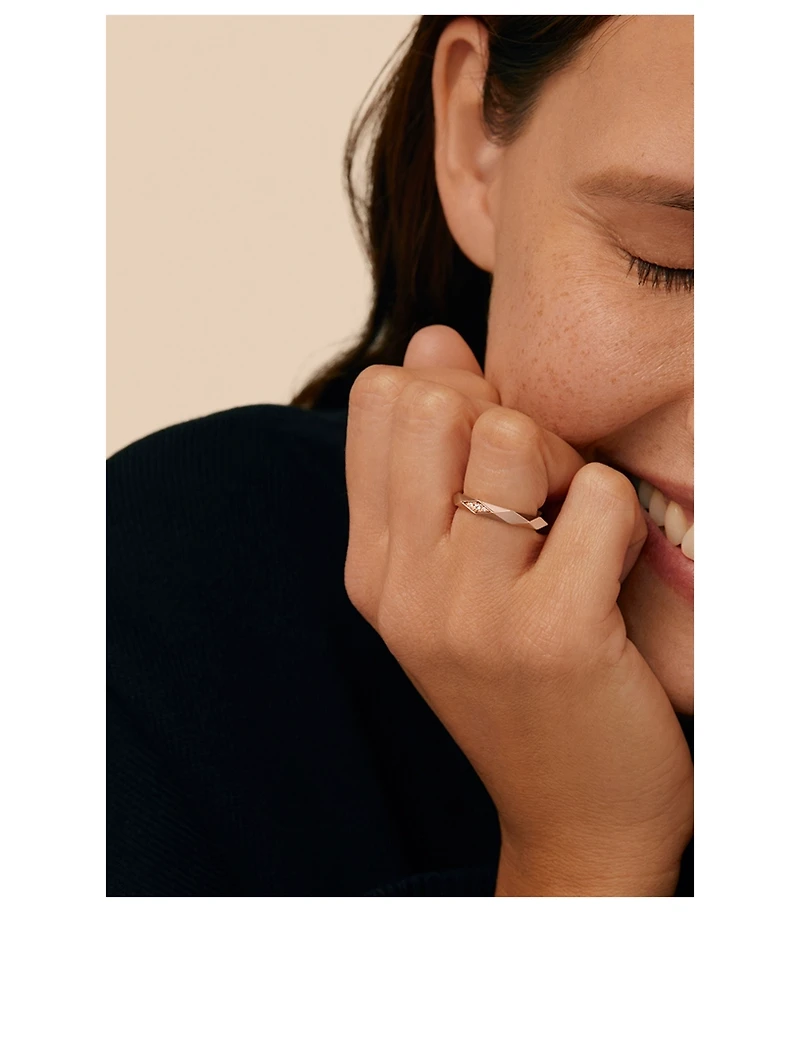 Facette 18K Rose Gold Wedding Band With Diamonds
