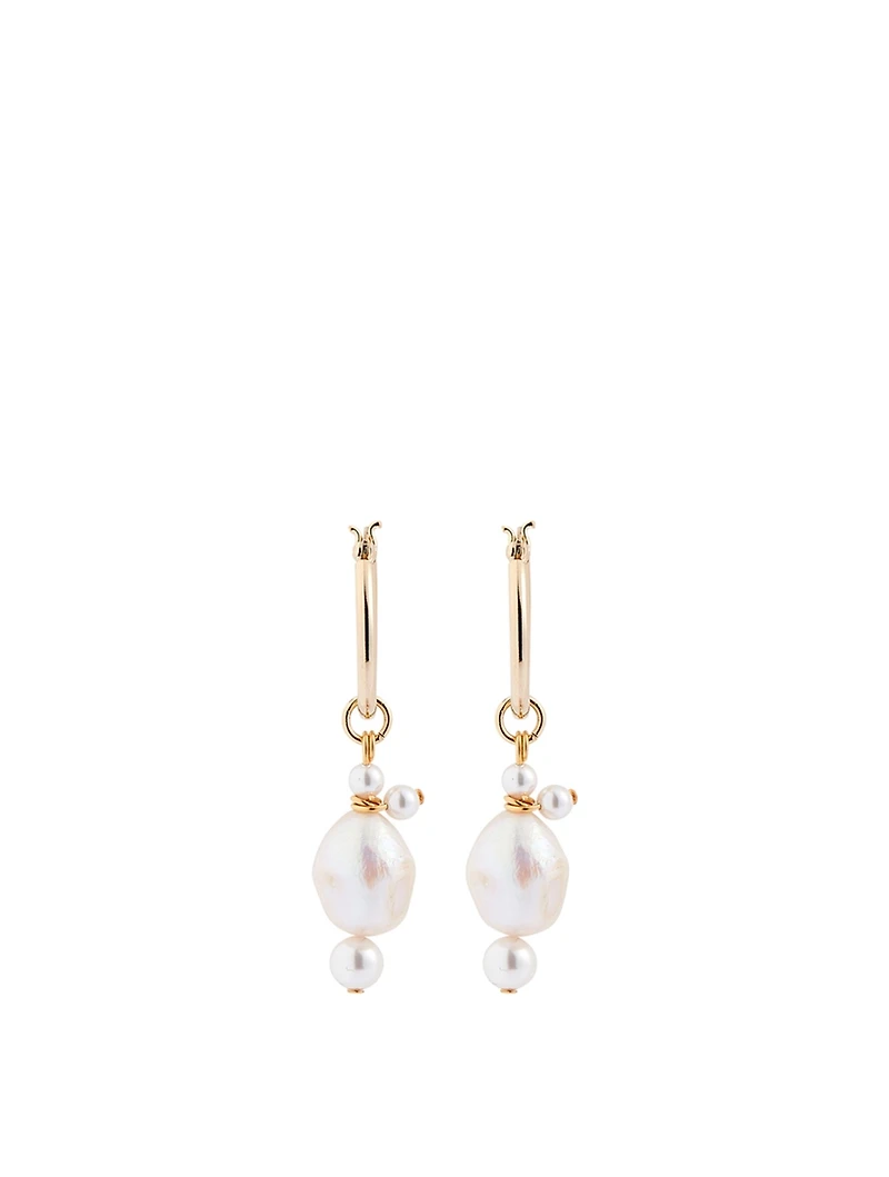 Short Formation Hoop Earrings With Pearls