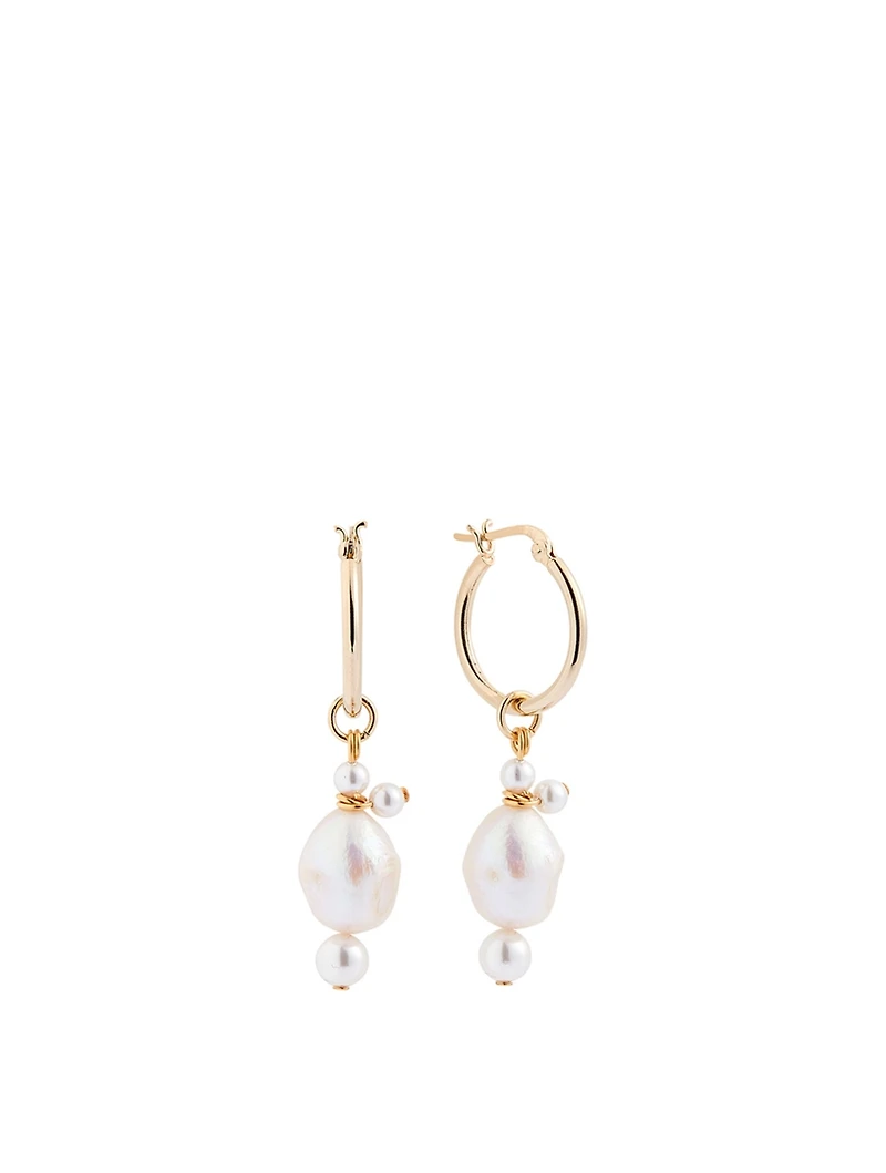 Short Formation Hoop Earrings With Pearls