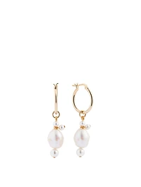 Short Formation Hoop Earrings With Pearls