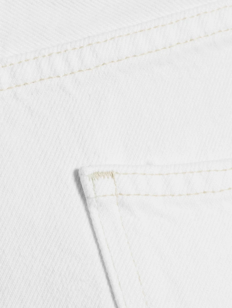 Balloon Curved High-Waisted Jeans