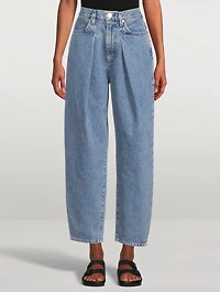 Pleat Curve High-Waisted Jeans