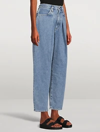Pleat Curve High-Waisted Jeans