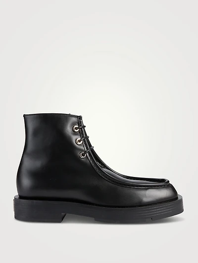 Squared Leather Chukka Boots
