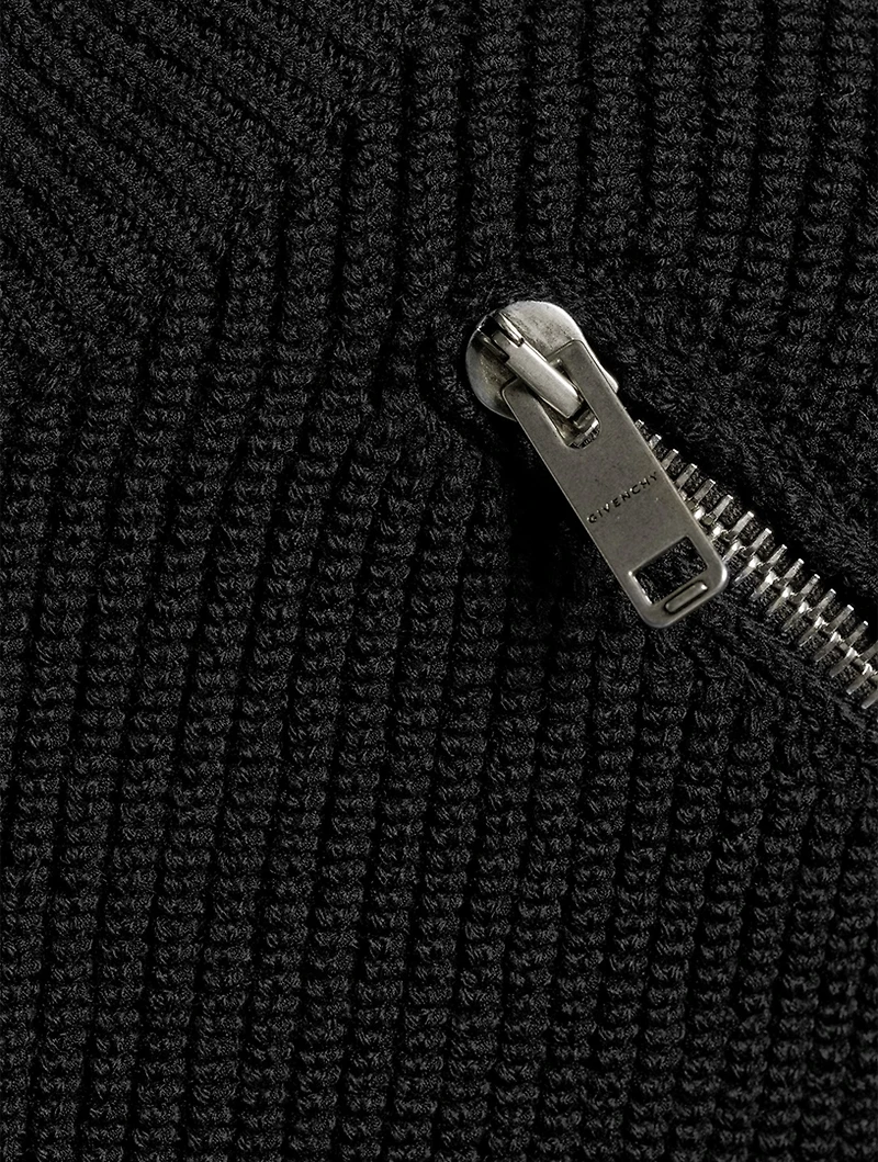 Cropped Sweater With Zippers