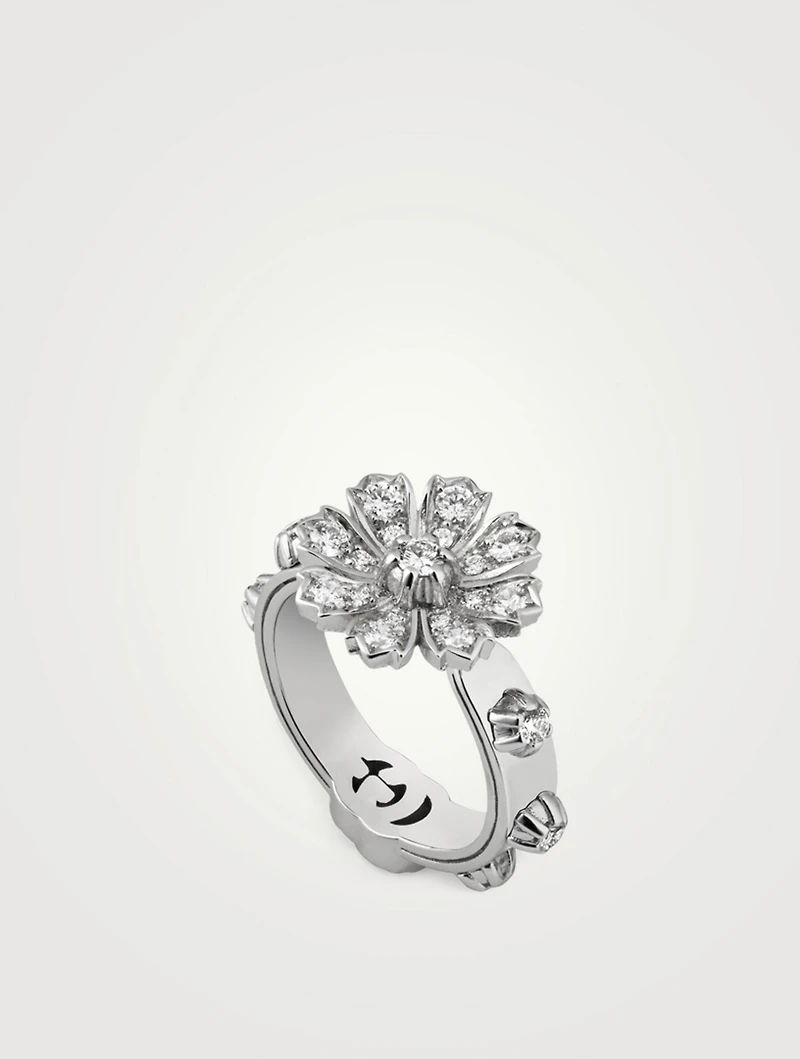18K White Gold Flower Ring With Diamonds
