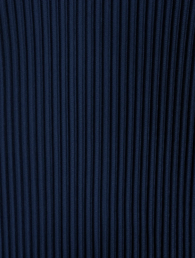 Basics V-Neck Vest
