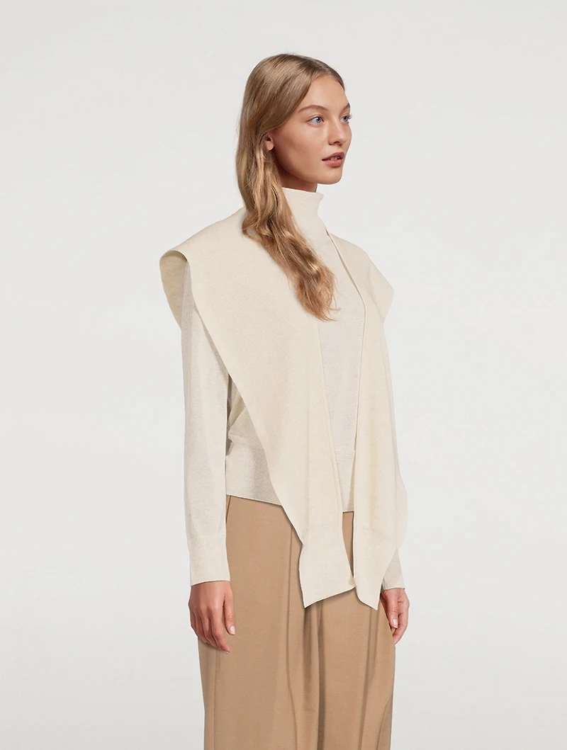 Muffler Turtleneck Sweater