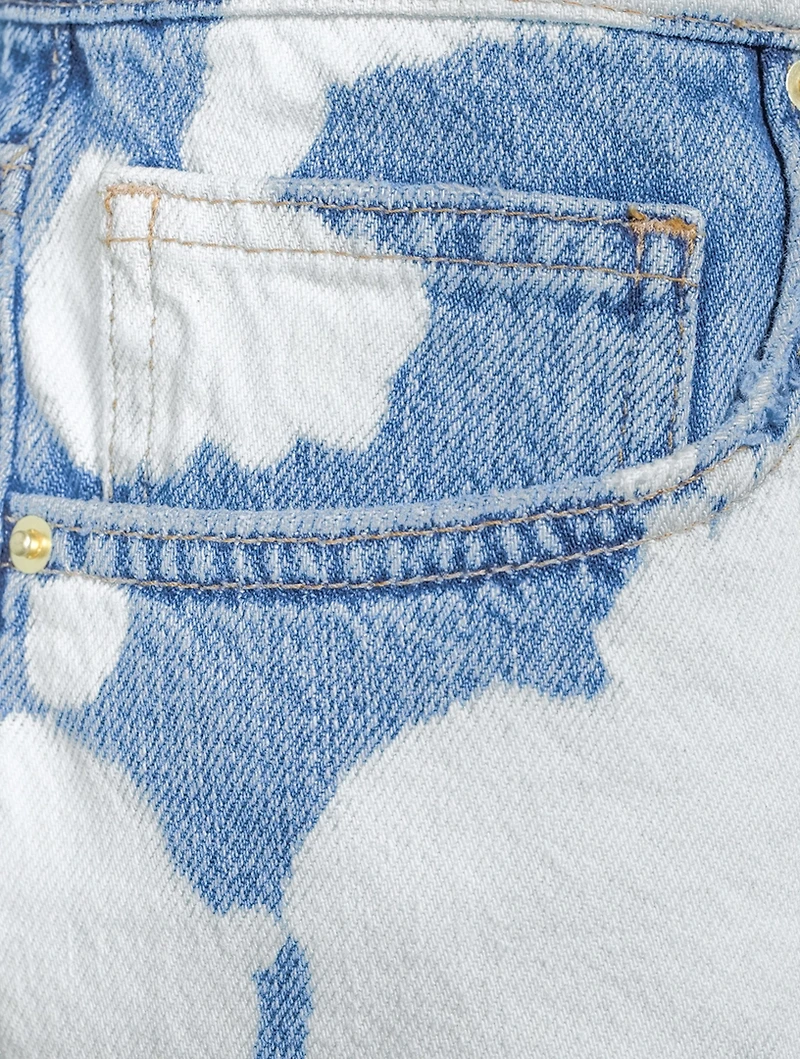 Le Ultra Baggy Stagger Shorts With Raw Hem