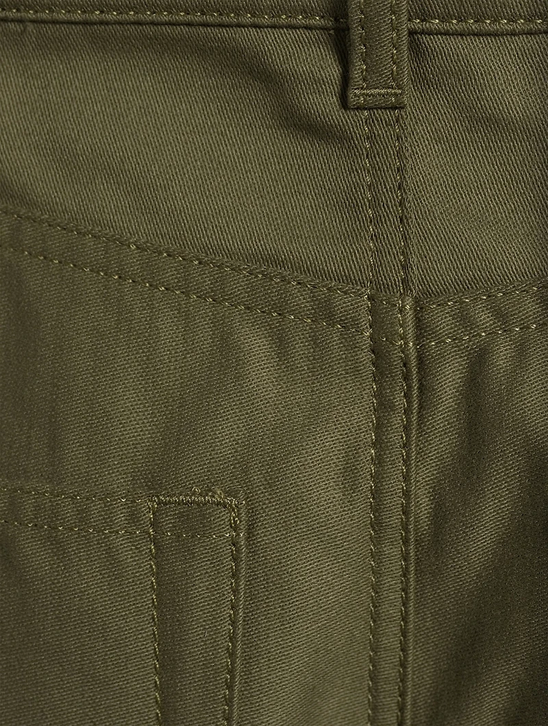 Pleat-Front Loose Pants