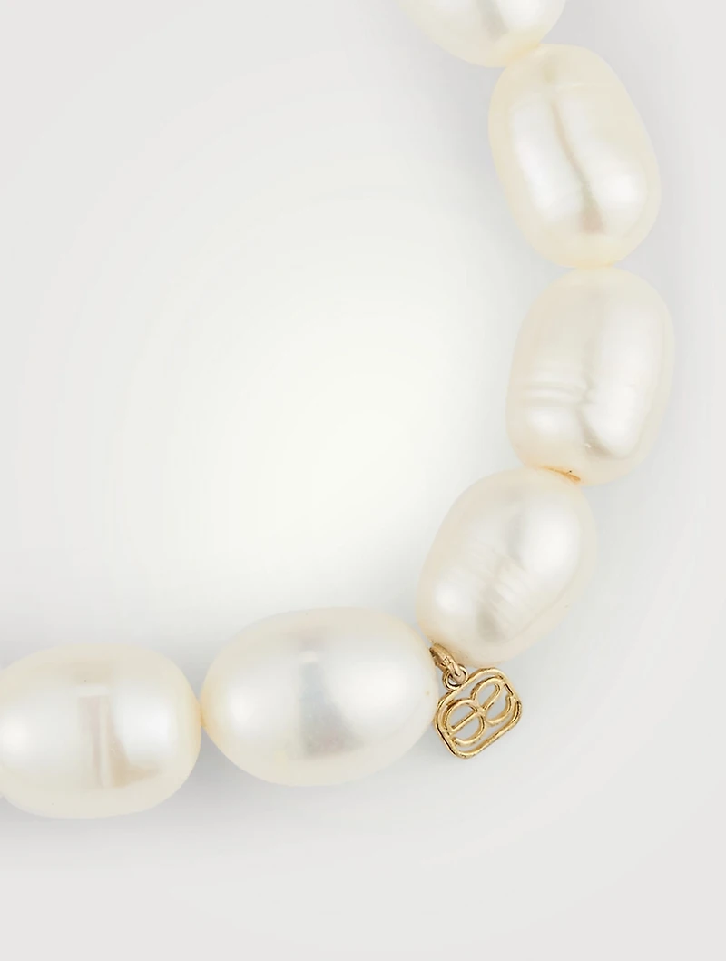 Pearl Bracelet With Small 14K Gold Pavé Diamond Plaque
