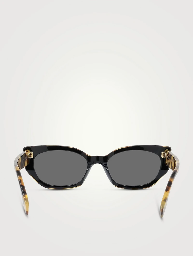 Fendi Bold Rectangular Sunglasses