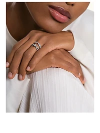 Pont de Paris Platinum Ring With Diamonds