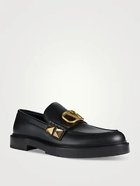 Stud Sign Leather Loafers
