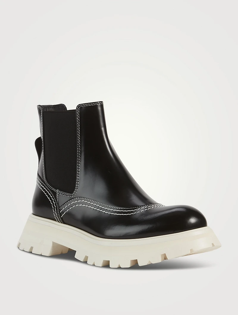Wander Leather Chelsea Boots