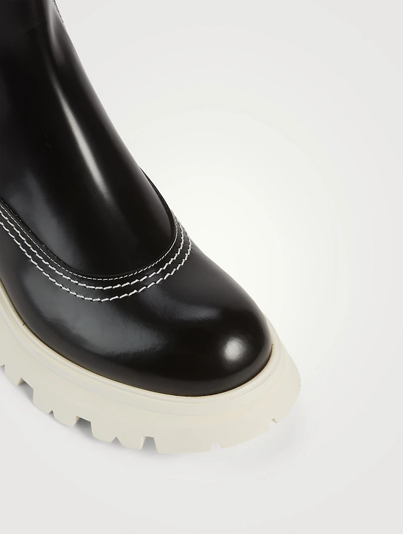 Wander Leather Chelsea Boots