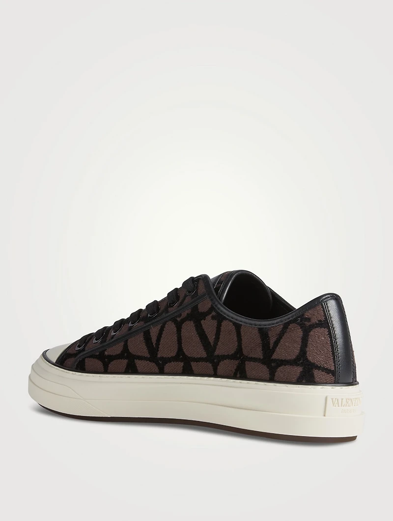 Toile Iconographe Totaloop Sneakers