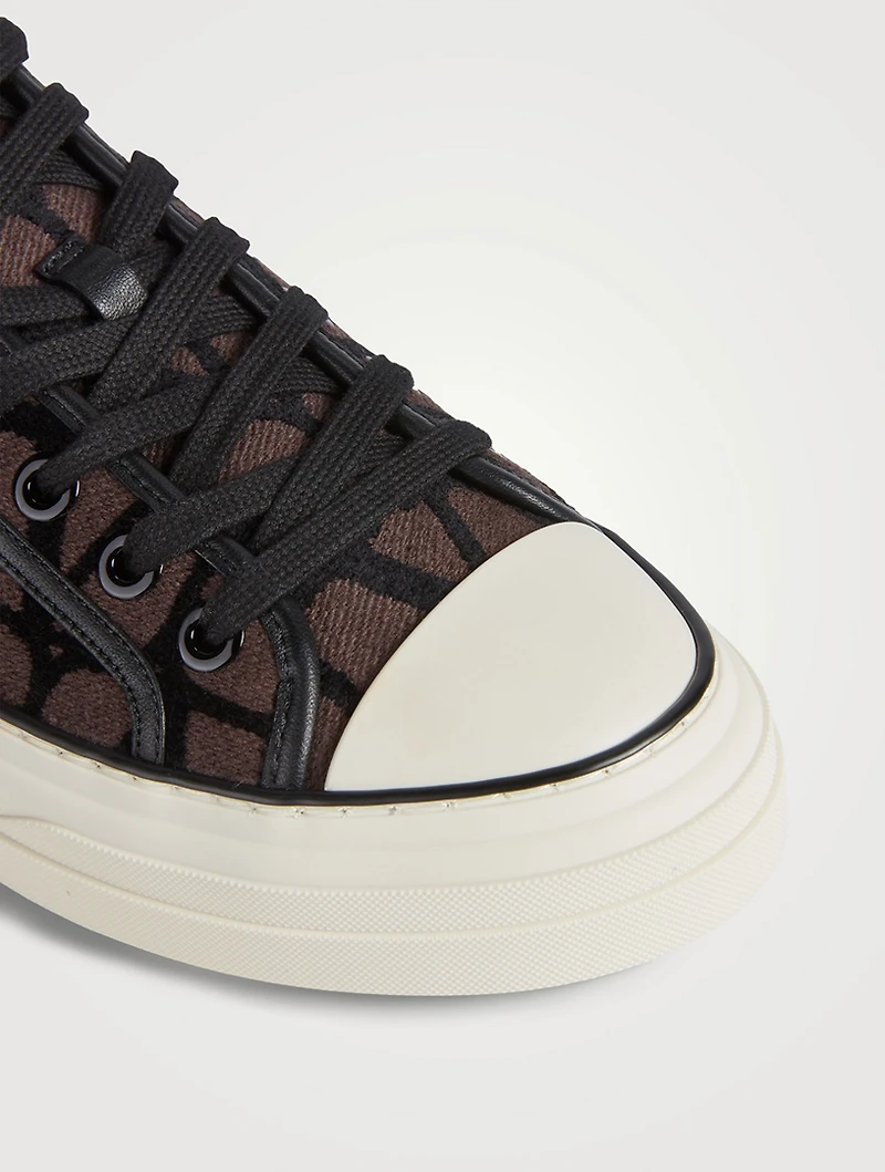 Toile Iconographe Totaloop Sneakers