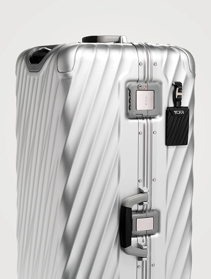 19 Degree Aluminum Rolling Trunk