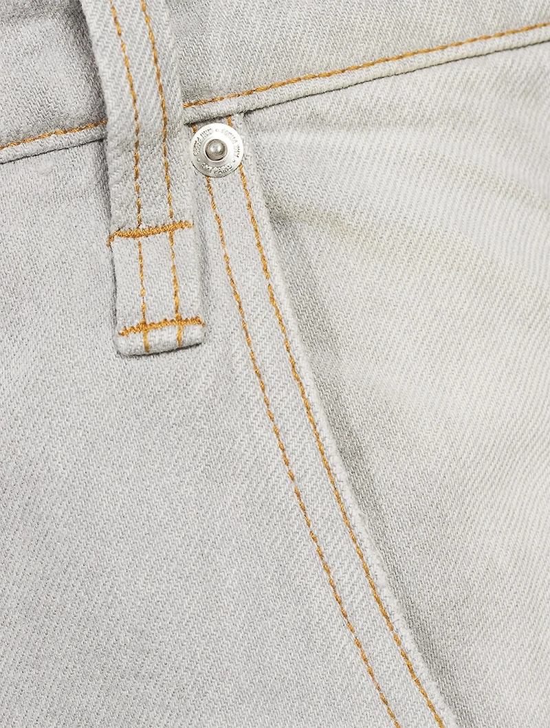 Wide-Leg Jeans