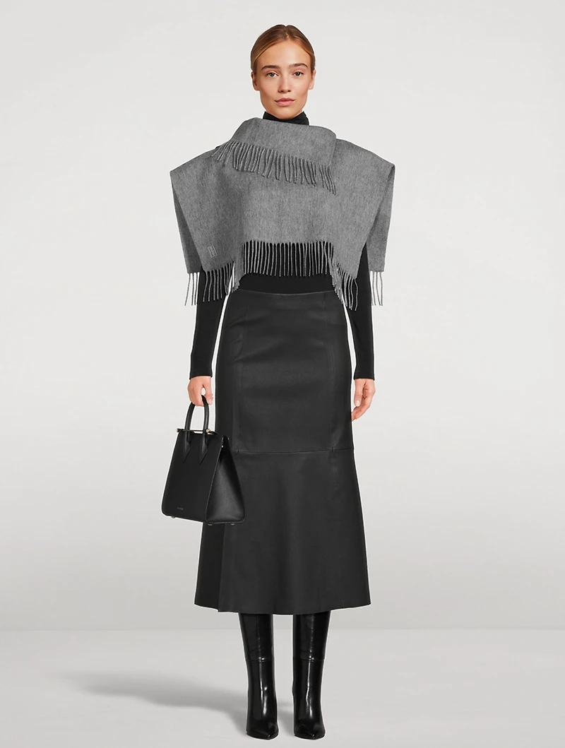 Turtla Wool Fringe Bib