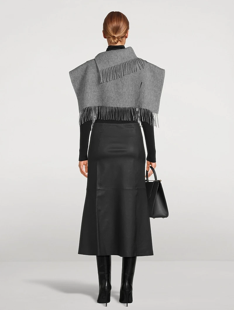 Turtla Wool Fringe Bib