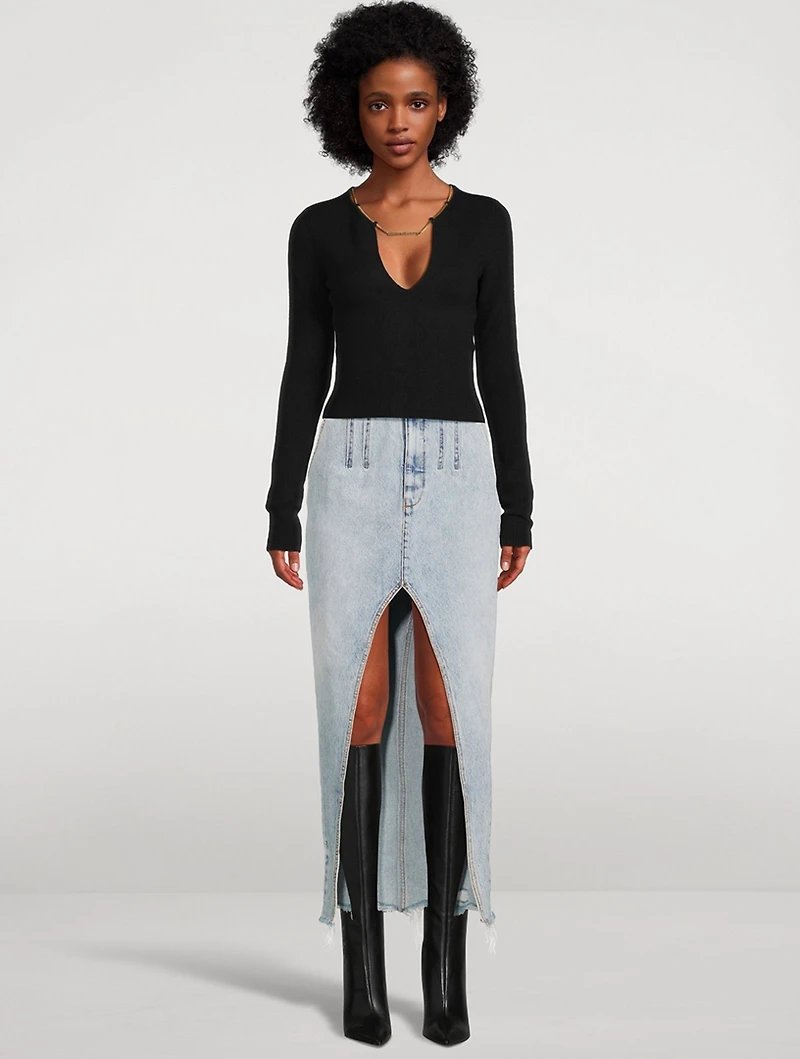 Rib-Knit Sweater With Nameplate Necklace