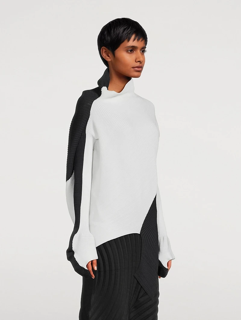 Aerate Mockneck Top